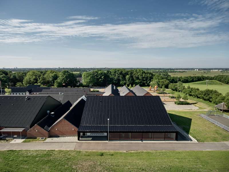 Modern sports hall with modern cladding, Trælundvej 3, 7400 Herning